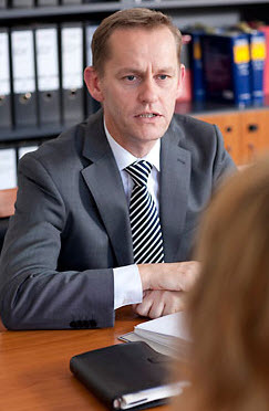 Rechtsanwalt    Bert Buske