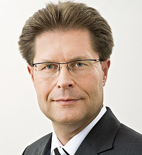 Rechtsanwalt    Dietmar R. Wolf