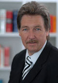 Rechtsanwalt    Heinz J. Meyerhoff
