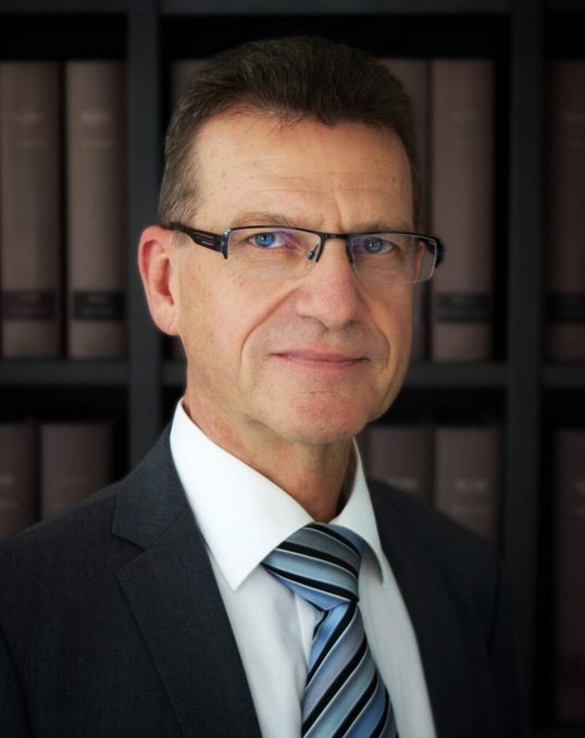 Rechtsanwalt    Reinhold Schmid