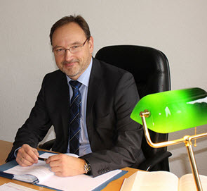 Rechtsanwalt    Ulrich Schwarze