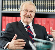 Rechtsanwalt und Mediator  Dr.  Volker Rabaa