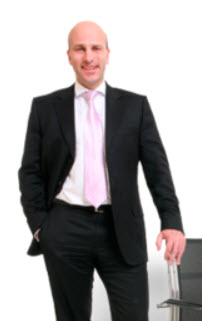 Rechtsanwalt und Notar  Dr.  Christian Menge