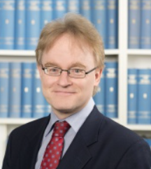 Rechtsanwalt und Notar  Dr.  Knut Weigle