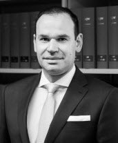 Rechtsanwalt und Notar Maik Henkes