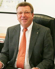 Rechtsanwalt und Notar    Michael Warych