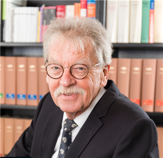 Rechtsanwalt und Notar a.D. Günter Bernhörster