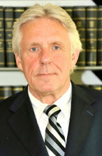 Rechtsanwalt und Notar a.D.    Ulrich Dörr