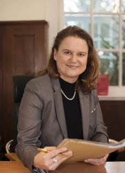 Rechtsanwältin    Dorothea Neff
