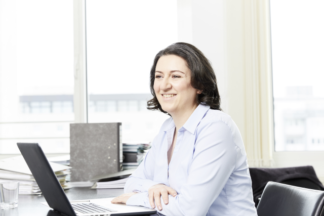 Rechtsanwältin  Dr. Lena Darabeygi