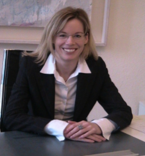 Rechtsanwältin  Dr.  Silke Roesler