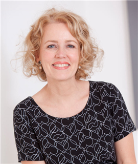 Rechtsanwältin  Dr.  Undine Krebs