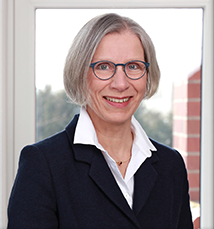 Rechtsanwältin und Notarin   Christine Ahrens-Arnold