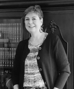 Rechtsanwältin und Notarin  Dr. Julia Güthoff